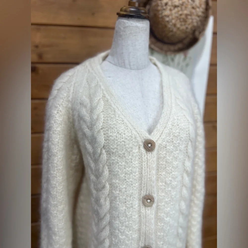 Handmade Cream Wool Blend Cable Knit Cardigan Sweater – Cozy Soft Classic S-M - Picture 5 of 6
